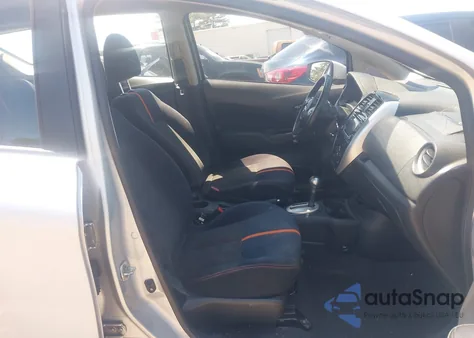 2015 Nissan Versa Note Sr z USA, uszkodzony, nr VIN 3N1CE2CPXFL357543